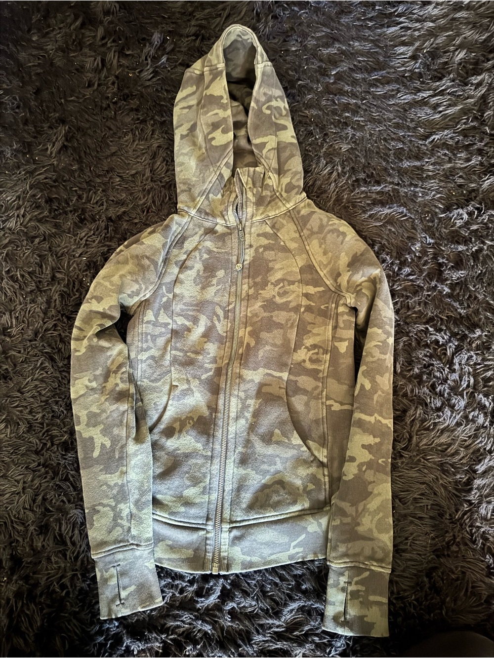 Lululemon Scuba Hoodie Camo Print Size 4 Full Zip Thumbholes